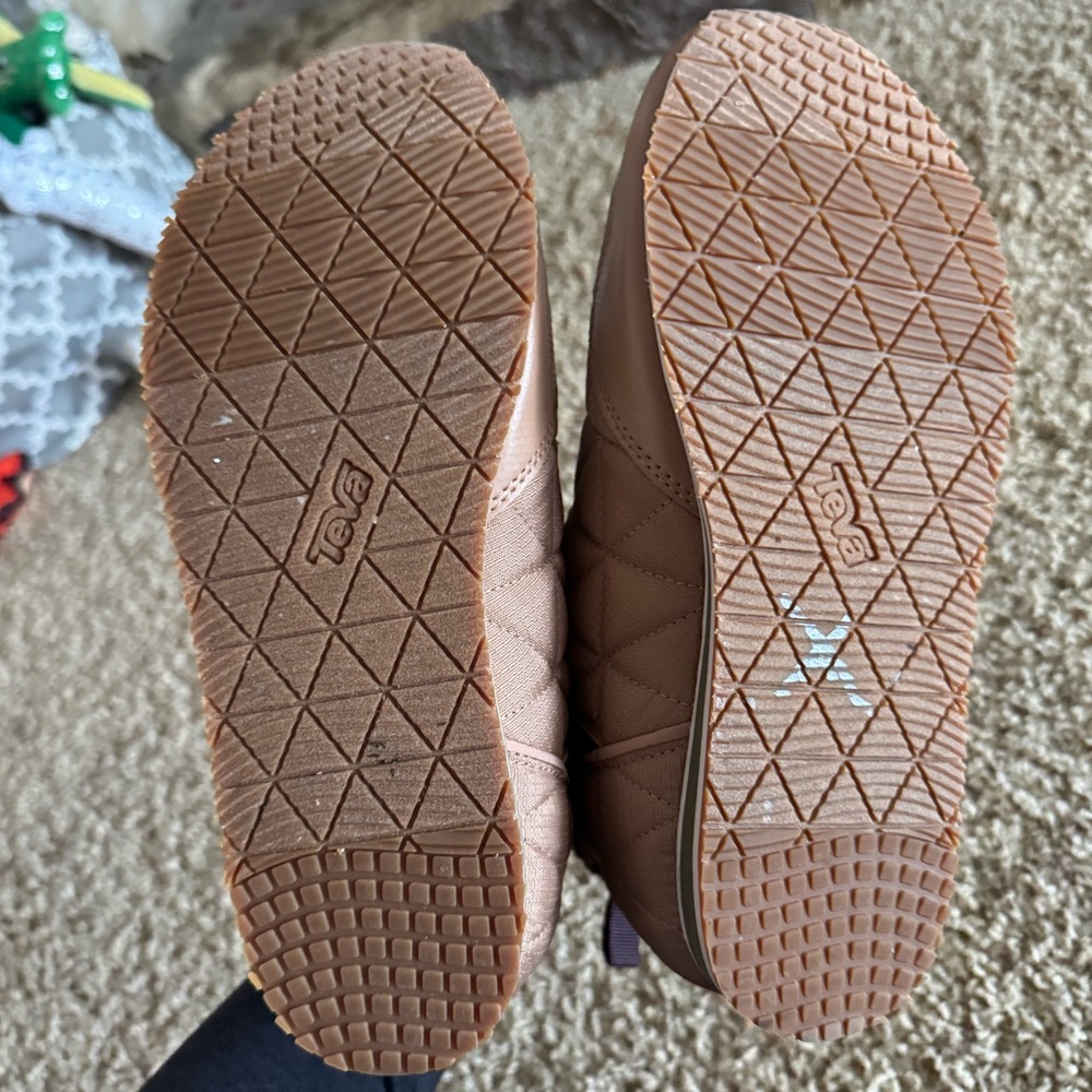 Teva ReEmber Quilted Hiking Boots | Women’s Size 9 - Picture 4 of 6